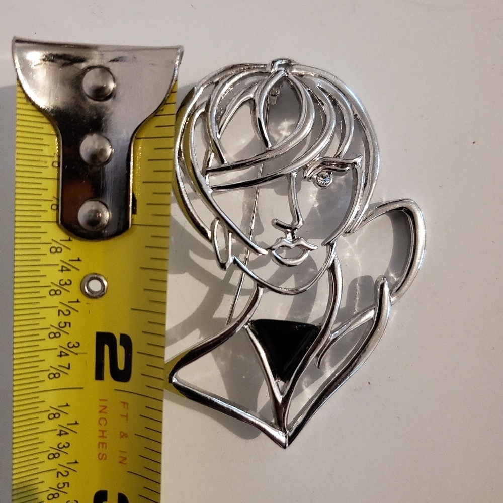 *R Lady Remington Lady Silver Tone Brooch Good Condition - Picture 4 of 5